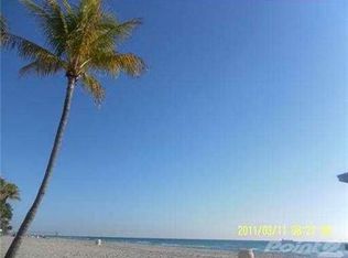 1110 Satinleaf St, Hollywood, FL 33019