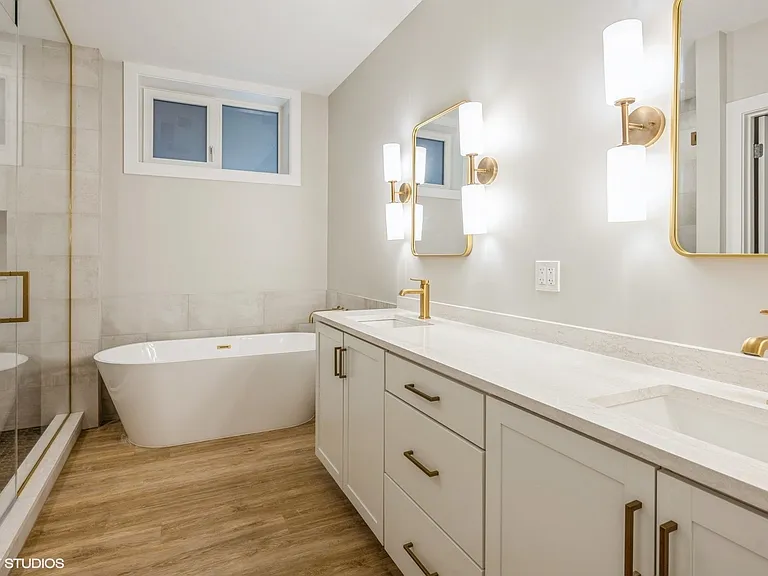 1647 W Irving Park Rd #1W — Photo 15