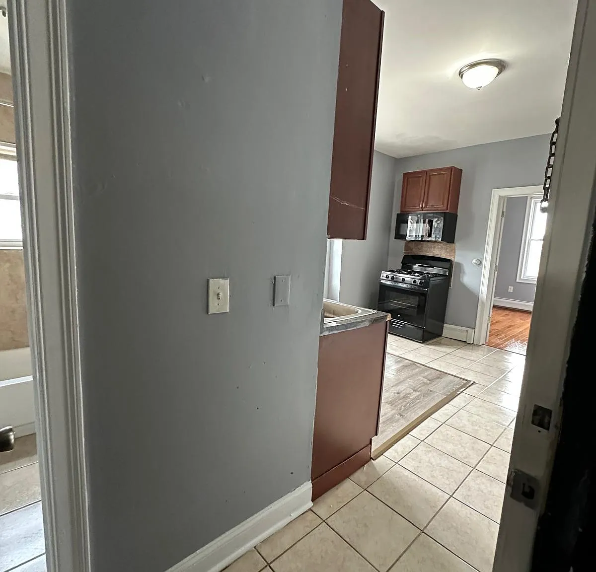 3 bed, 950 sqft, $1,725 — Photo 4