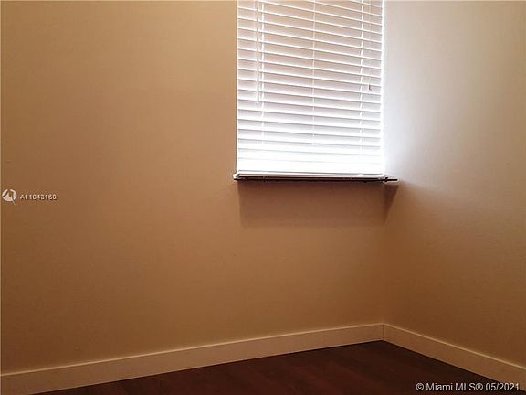 5th image of 109 Gardens Dr APT 202