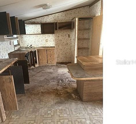 4th image of 36118 ZINNIA AVENUE