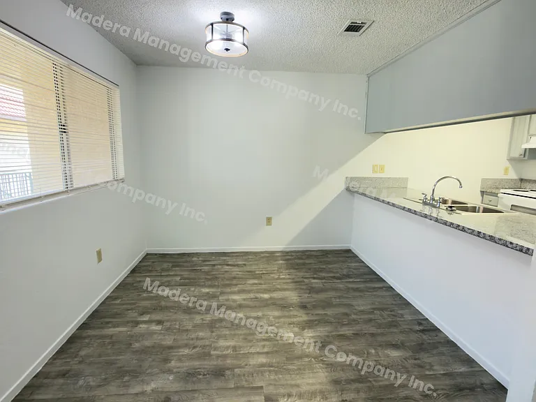 214 Stadium Rd — Photo 2