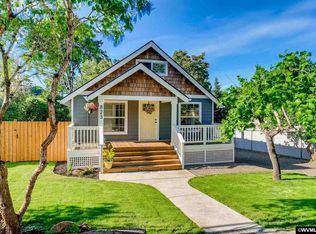 823 Kent St, Silverton, OR 97381