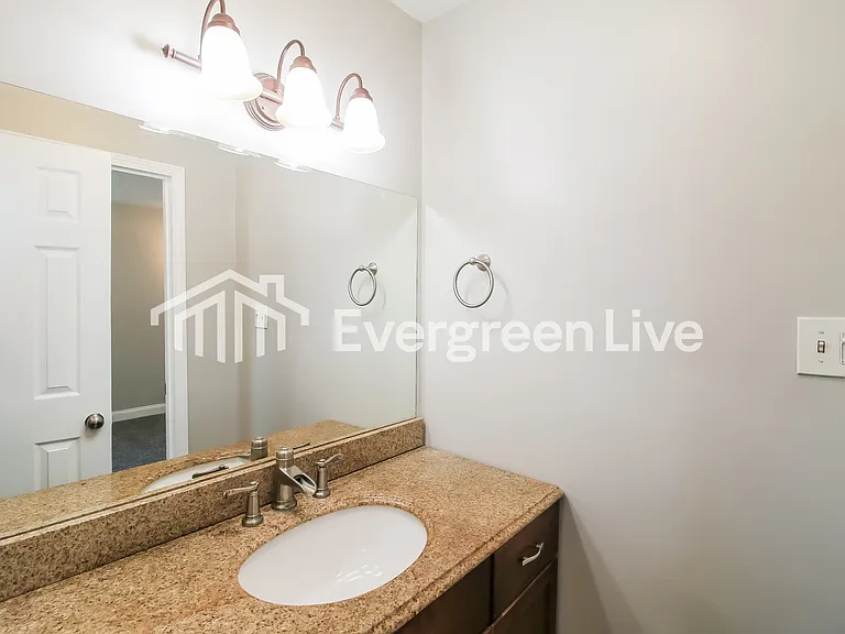 2221 Carson Ct — Photo 9