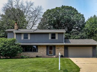 1210 Circle Dr W, Beaver Dam, WI 53916