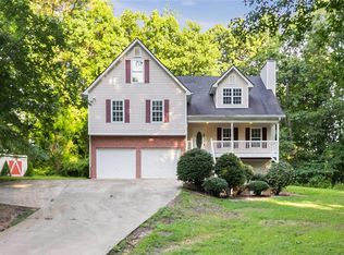 581 Pine Valley Dr, Powder Springs, GA 30127