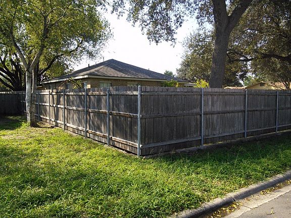 2nd image of 1217 Quince Ave