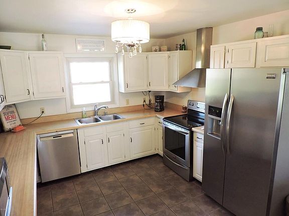 5th image of 1210 Mockingbird Ln