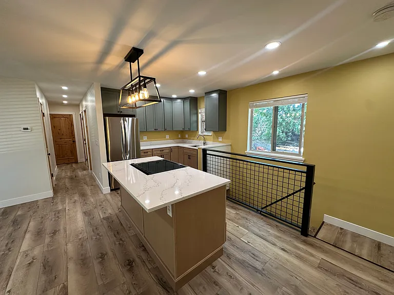 423 Huntridge Dr — Photo 9