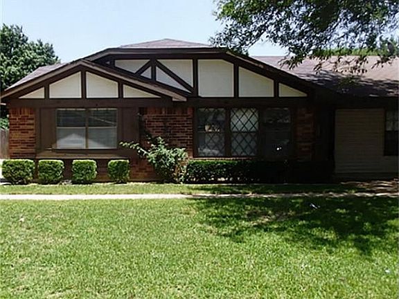 2nd image of 2926 Hilltop Dr