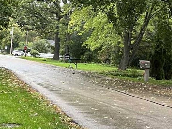 Exterior Neighborhood (street photo)