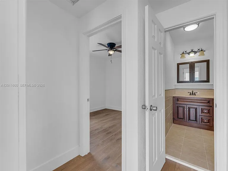 520 NW 32nd Pl #520 — Photo 25