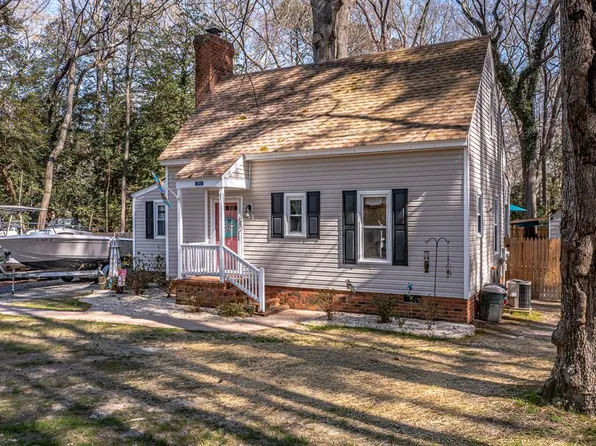 392 Berkshire Dr, Reedville, VA 22539