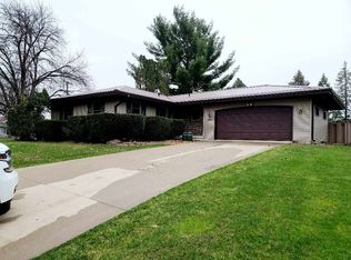 624 Midlothian Blvd, Waterloo, IA 50701