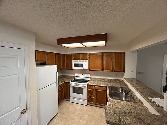 5th image of 4823 White Rock Cir APT E