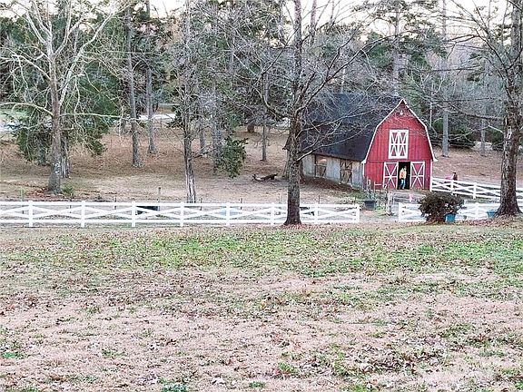 2nd image of 1753 Smith Farm Rd