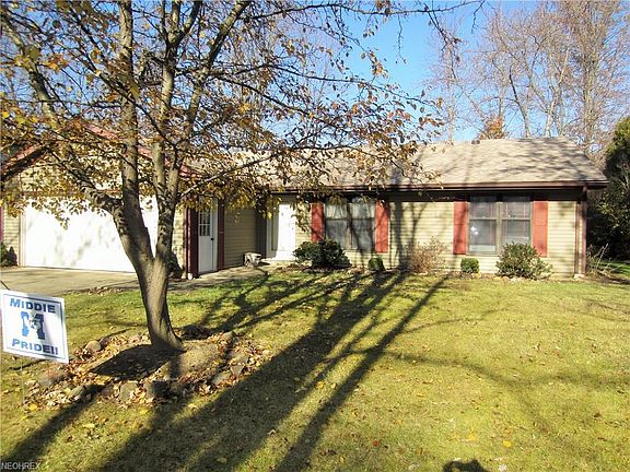 2nd image of 329 Greenwood Ct