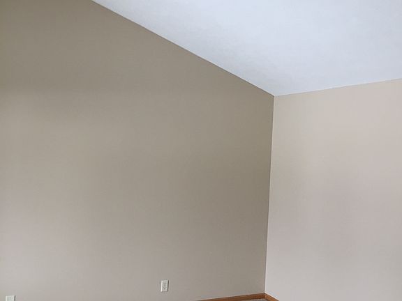 4th image of 3315 Schroeder Ave