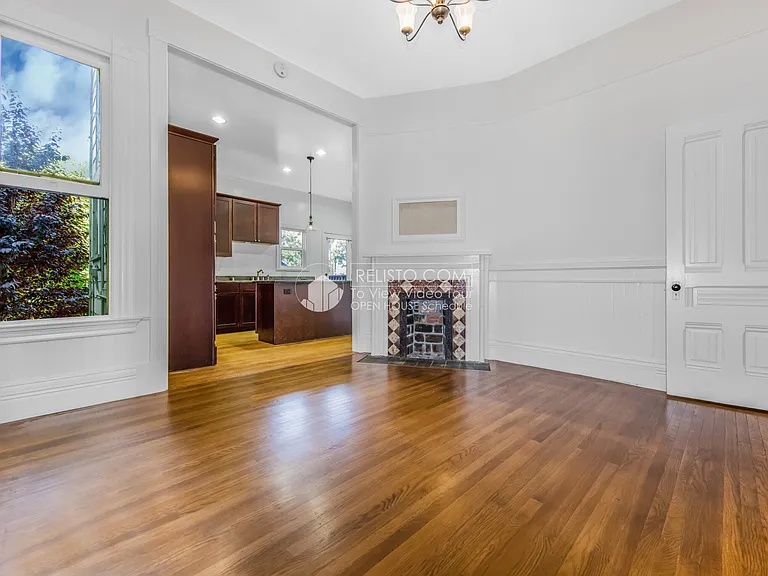 724 Central Ave — Photo 3