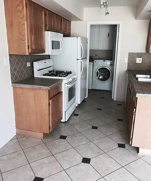 146 Inverrary Ln — Photo 2