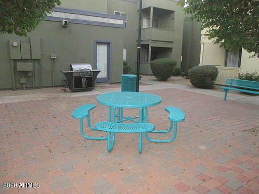 4th image of 740 W Elm St Unit 226