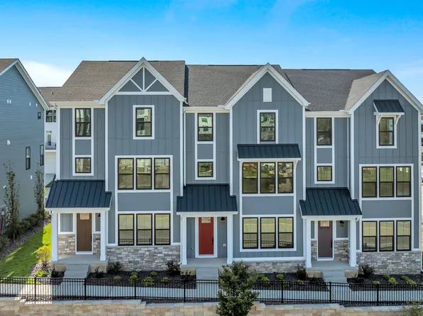 16535 Yellowwood Dr, Chesterfield, MO 63017