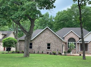 60 Tipperary Rd, Gladstone, MI 49837