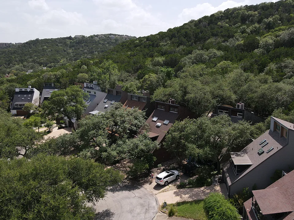 7320 Cave Holw