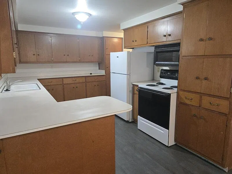 2 bed, 1.0 bath, $1,249 — Photo 2
