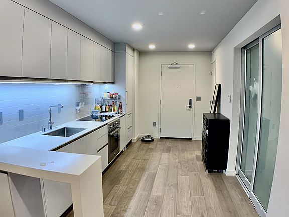 2nd image of 1238 Sutter St Unit 305
