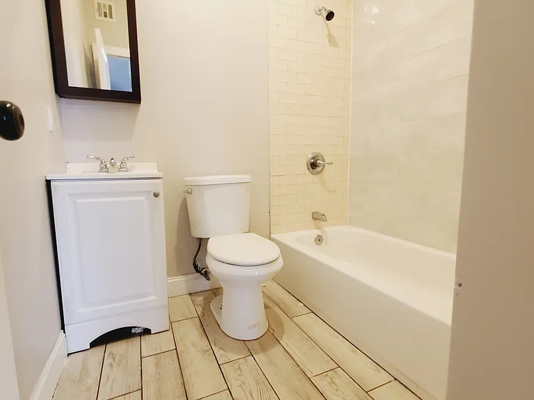 122 Virginia Ave #1B — Photo 4