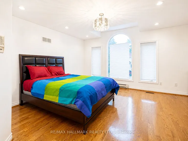 51 Risebrough Ave — Photo 19