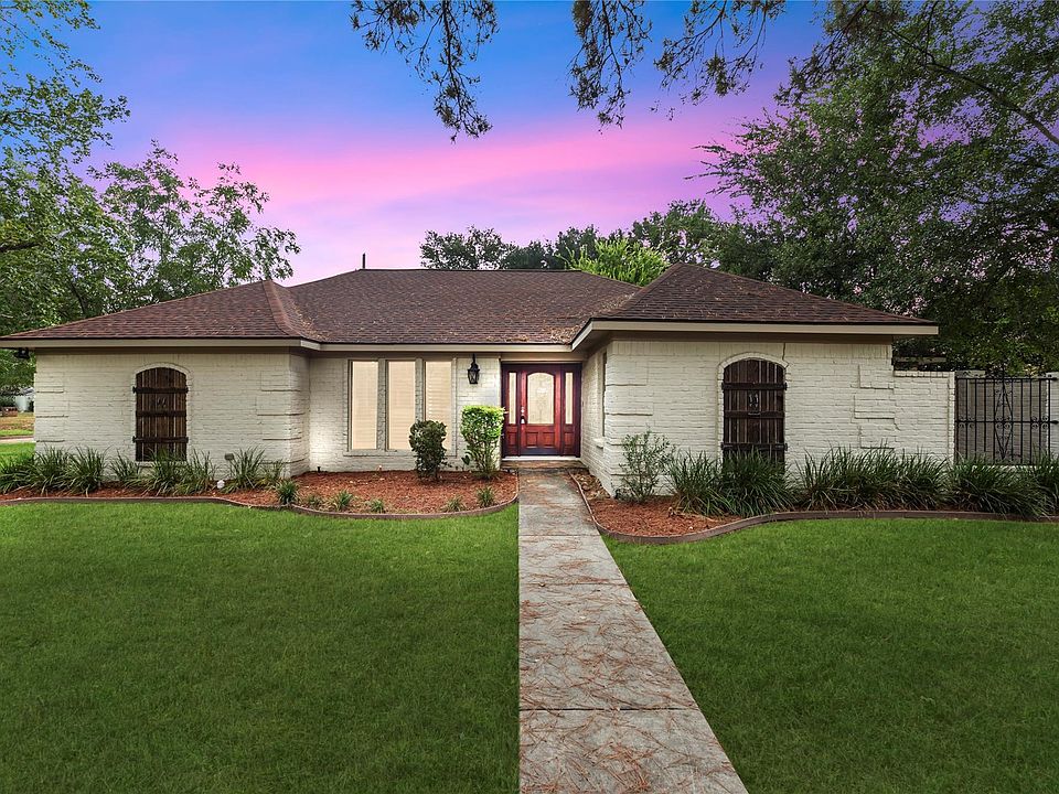 1st image of 5903 Echo Lake Ln