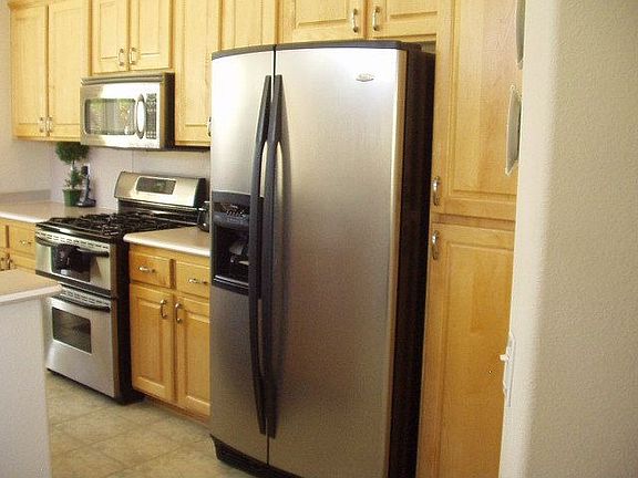  STAINLESS STEEL APPLIANCES