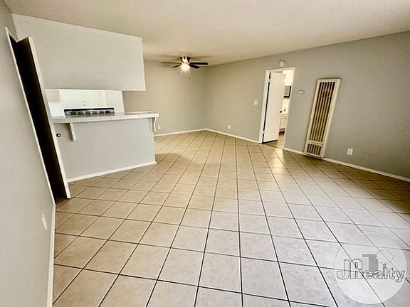 4th image of 13717 Chadron Ave #5