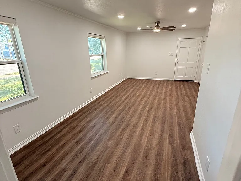 3933 Inwood Rd #1023 — Photo 8
