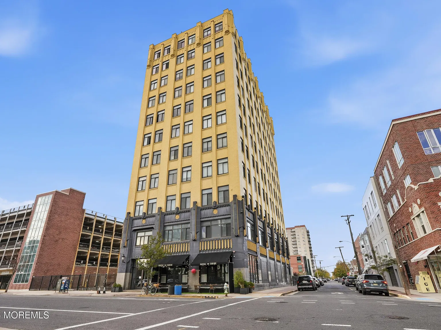 1 bed, 917 sqft, $3,600 — Photo 2