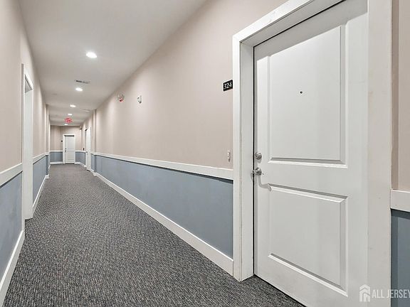 3rd image of 324 Pond Ln