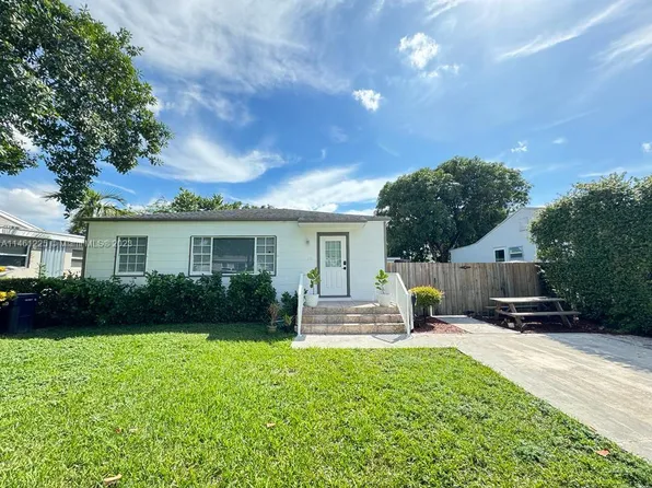 240 Carlisle Dr, Miami Springs, FL 33166