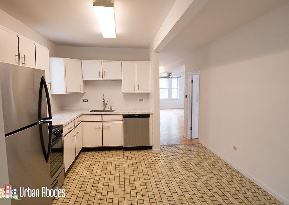 1st image of 2459 N Greenview Ave #Ua2f