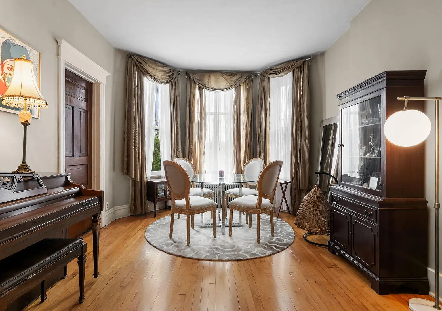 2 bed, 970 sqft, $2,950 — Photo 3