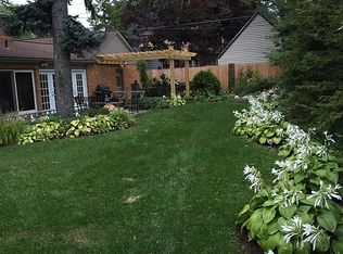 517 W Iroquois Rd, Pontiac, MI 48341