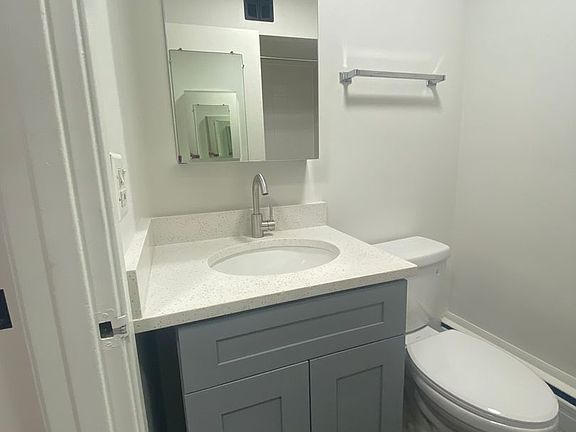 5th image of 720 Washington Blvd APT 103