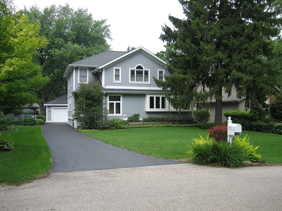 Great curb appeal!