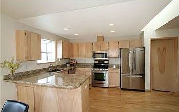 4th image of 5100 Glenwood Ave
