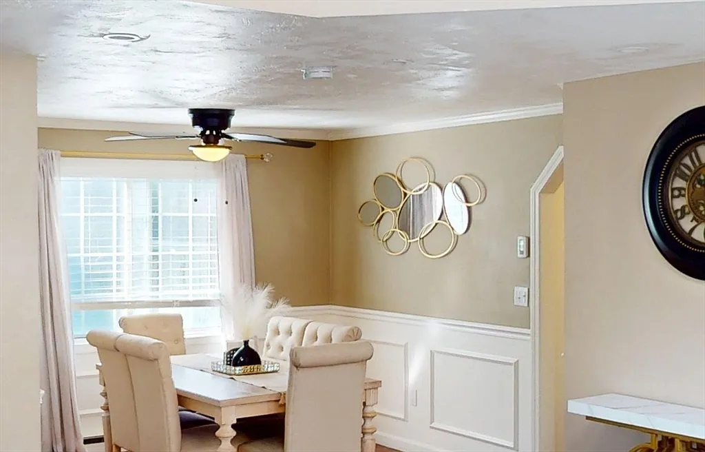3 bed, 2.5 bath, 1368 sqft, $3,200 — Photo 4