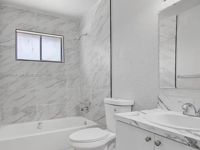 2201 Catherine Dr #3 — Photo 16