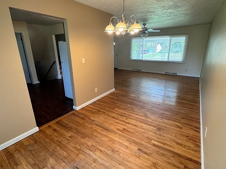 650 Beverly Hills Dr — Photo 17