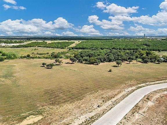 3rd image of 2019 Lindale Ln