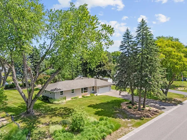 15700 5th Ave N, Plymouth, MN 55447